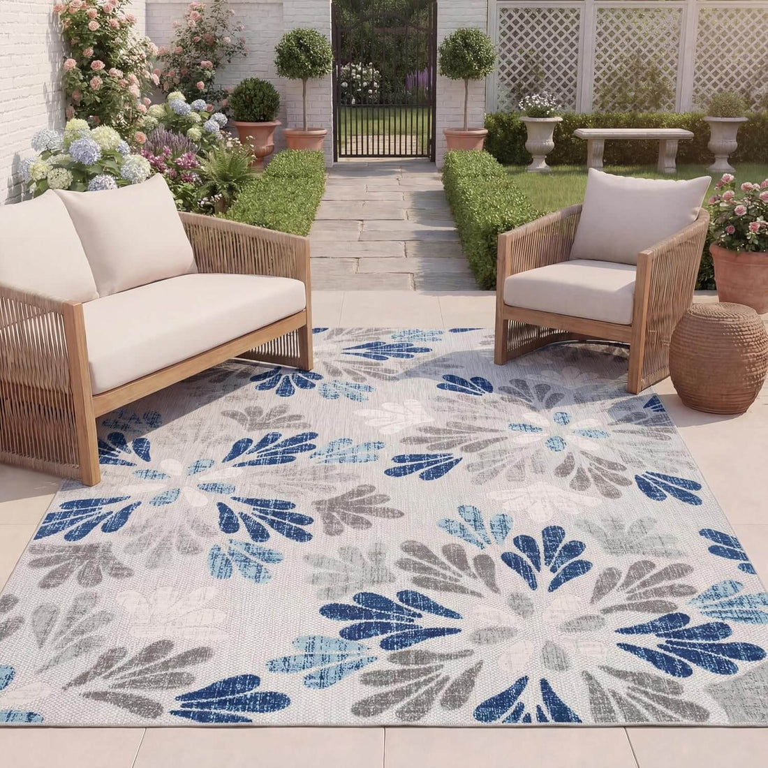 Transform Your Space with the SAFAVIEH Washable Floral Area Rug - 8&
